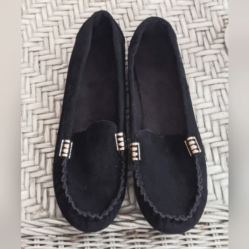 Comfy Soft & Narrow Loafers Size 6.5